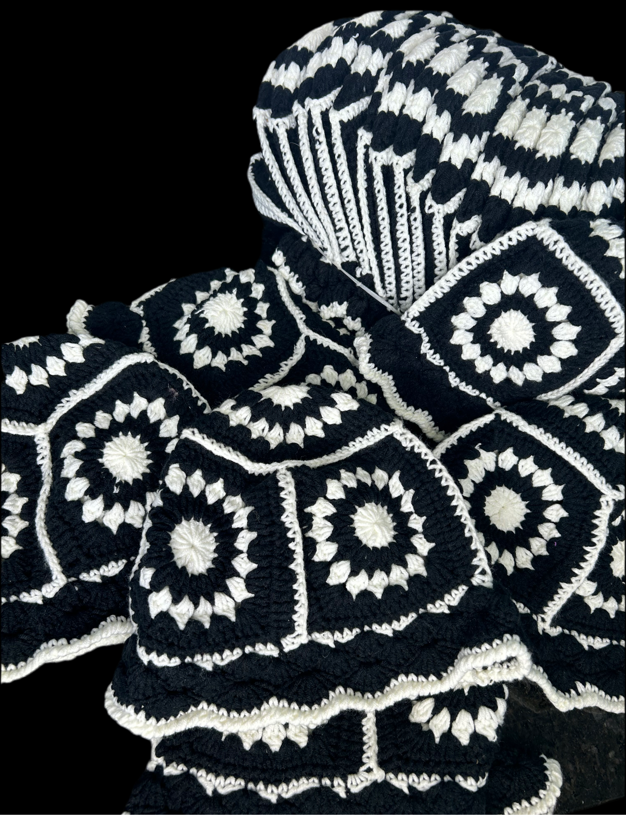 EXCLUSIVE CROCHET HAT
